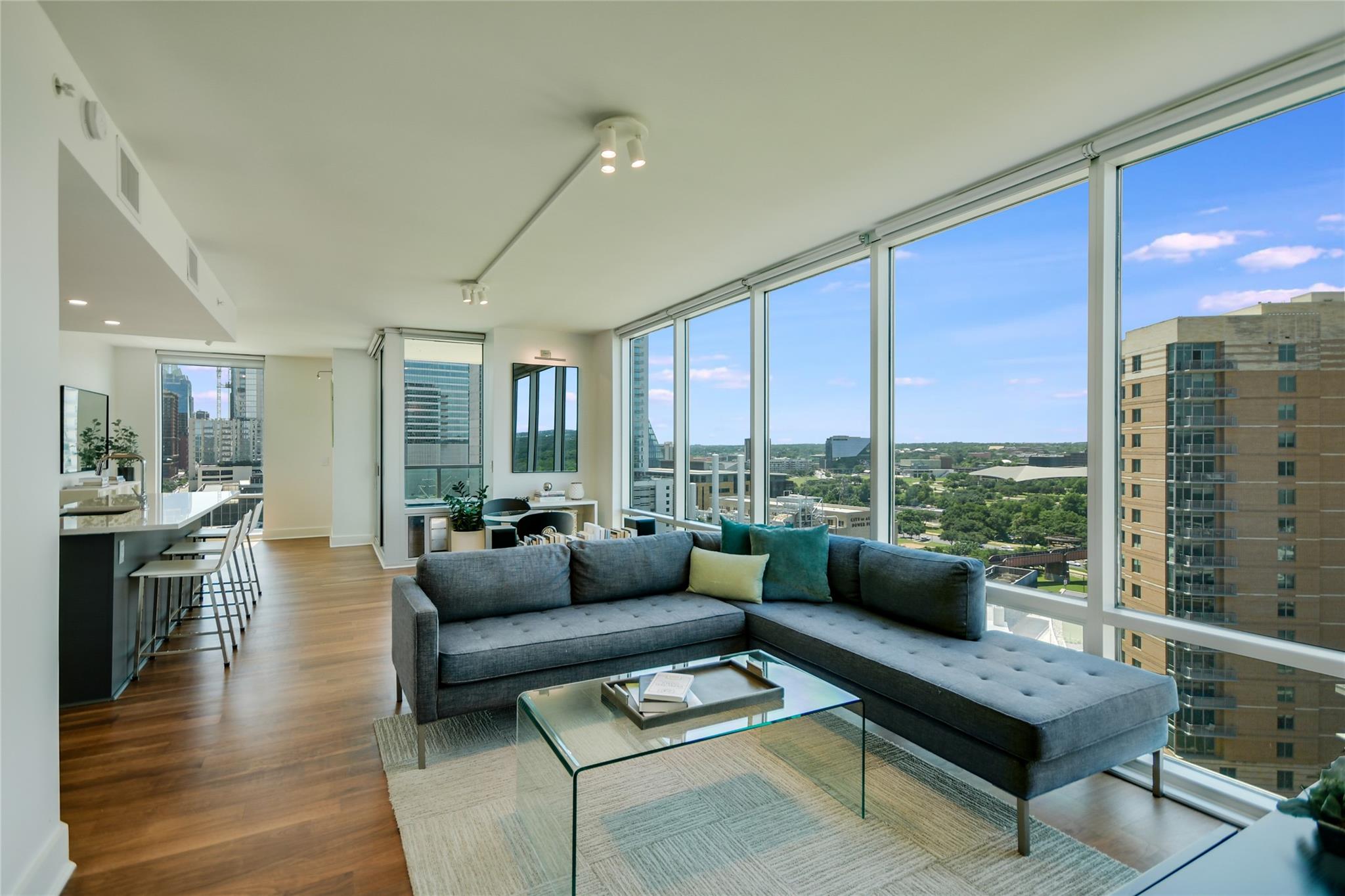 300 Bowie St · #1403