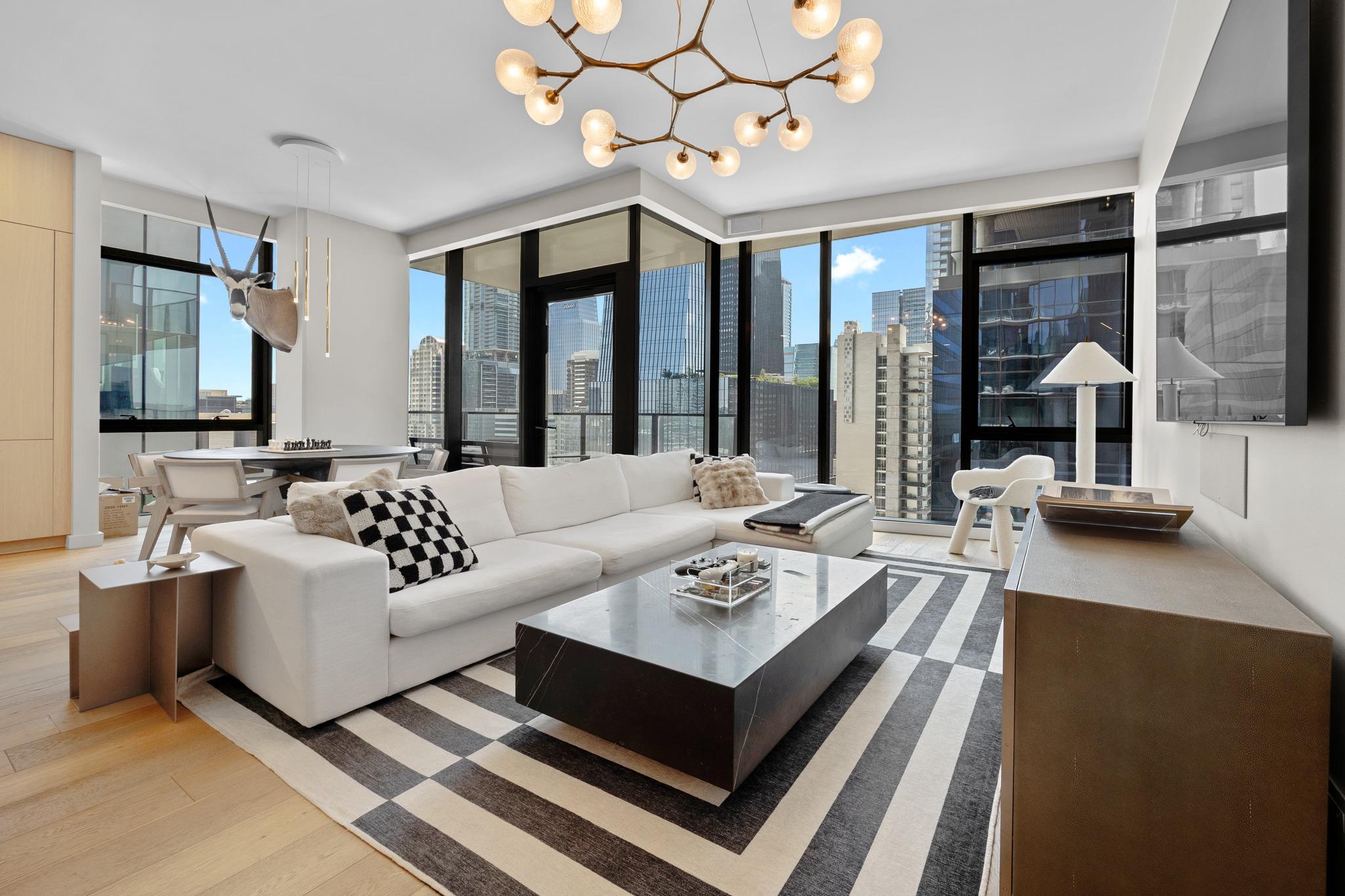 202 Nueces St · #1405