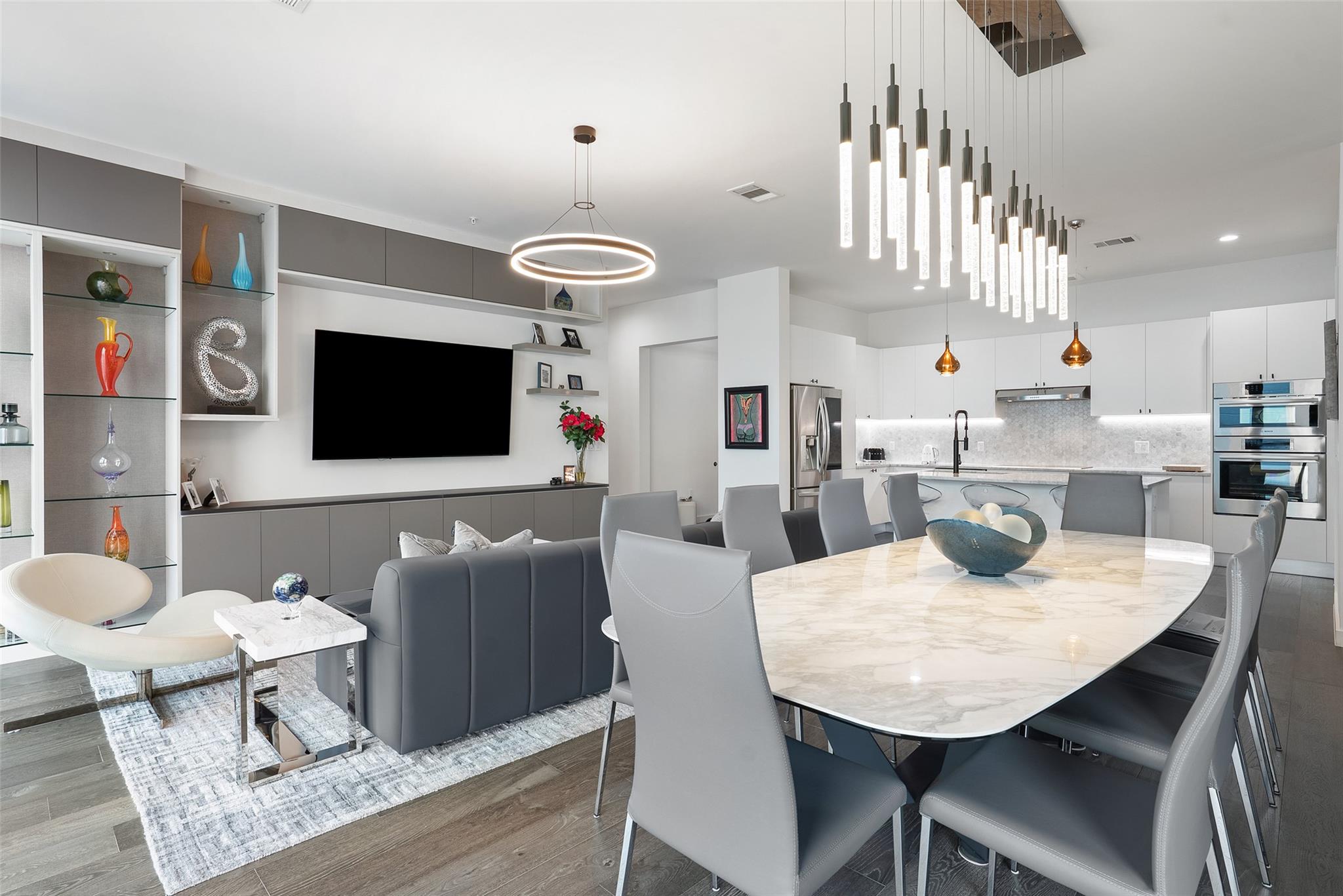 800 Embassy Dr · #605
