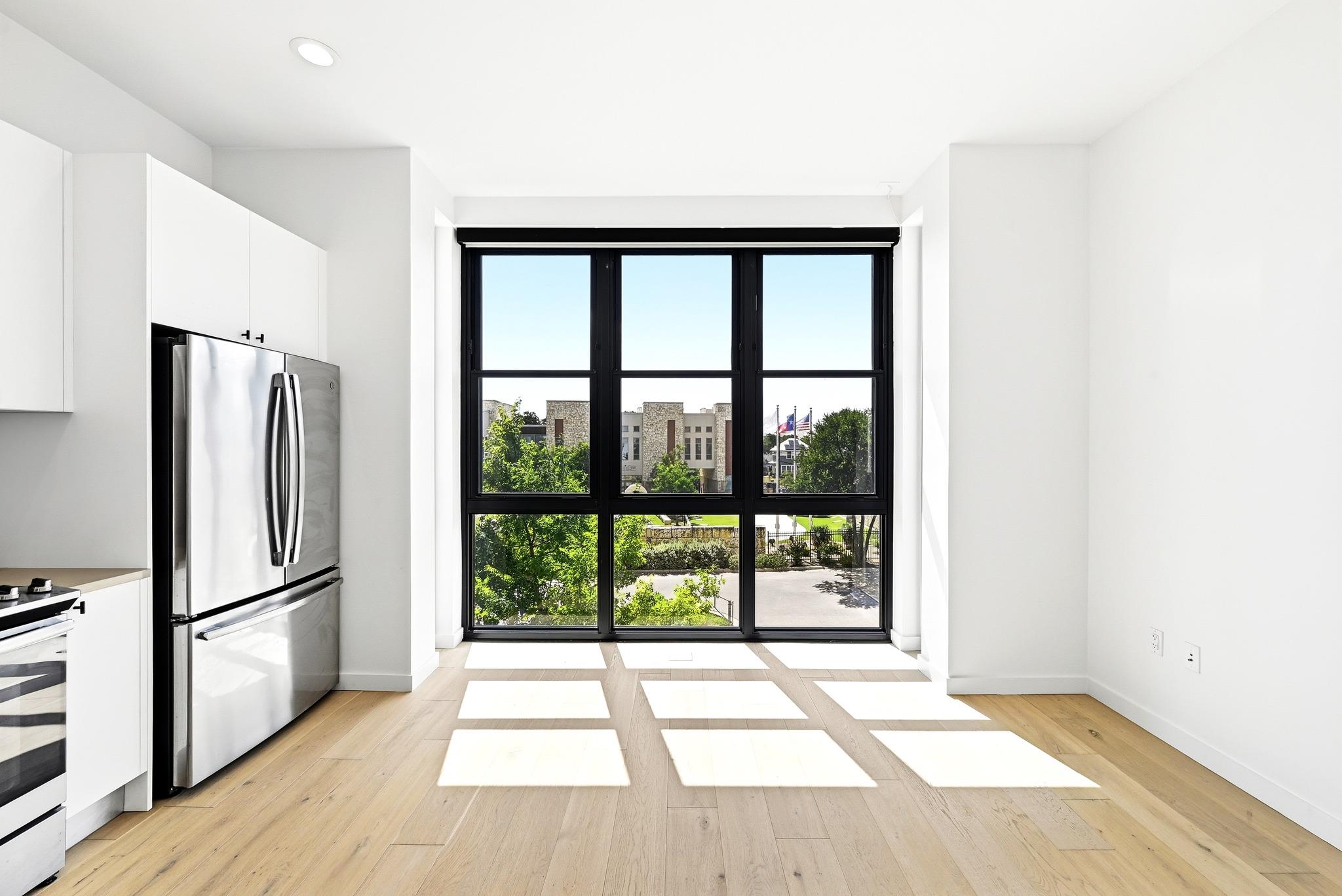 800 Embassy Dr · #305