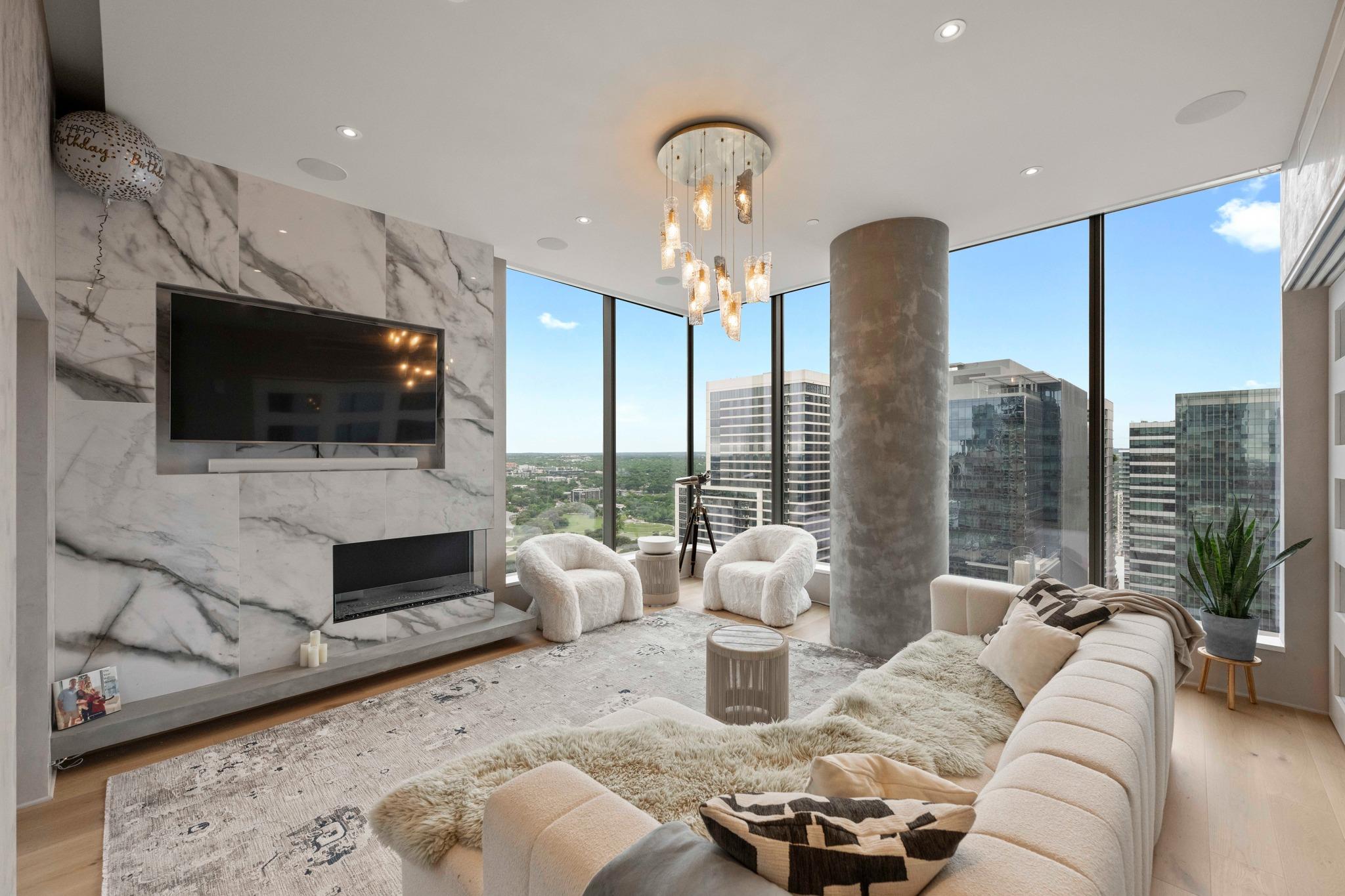 210 Lavaca St · #2706