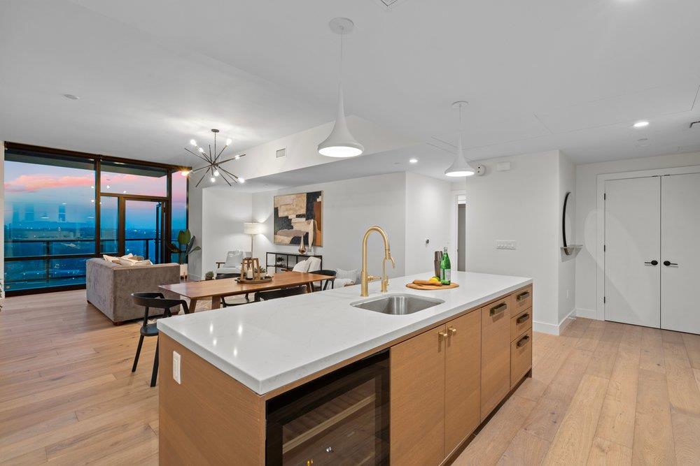70 Rainey St · #1901
