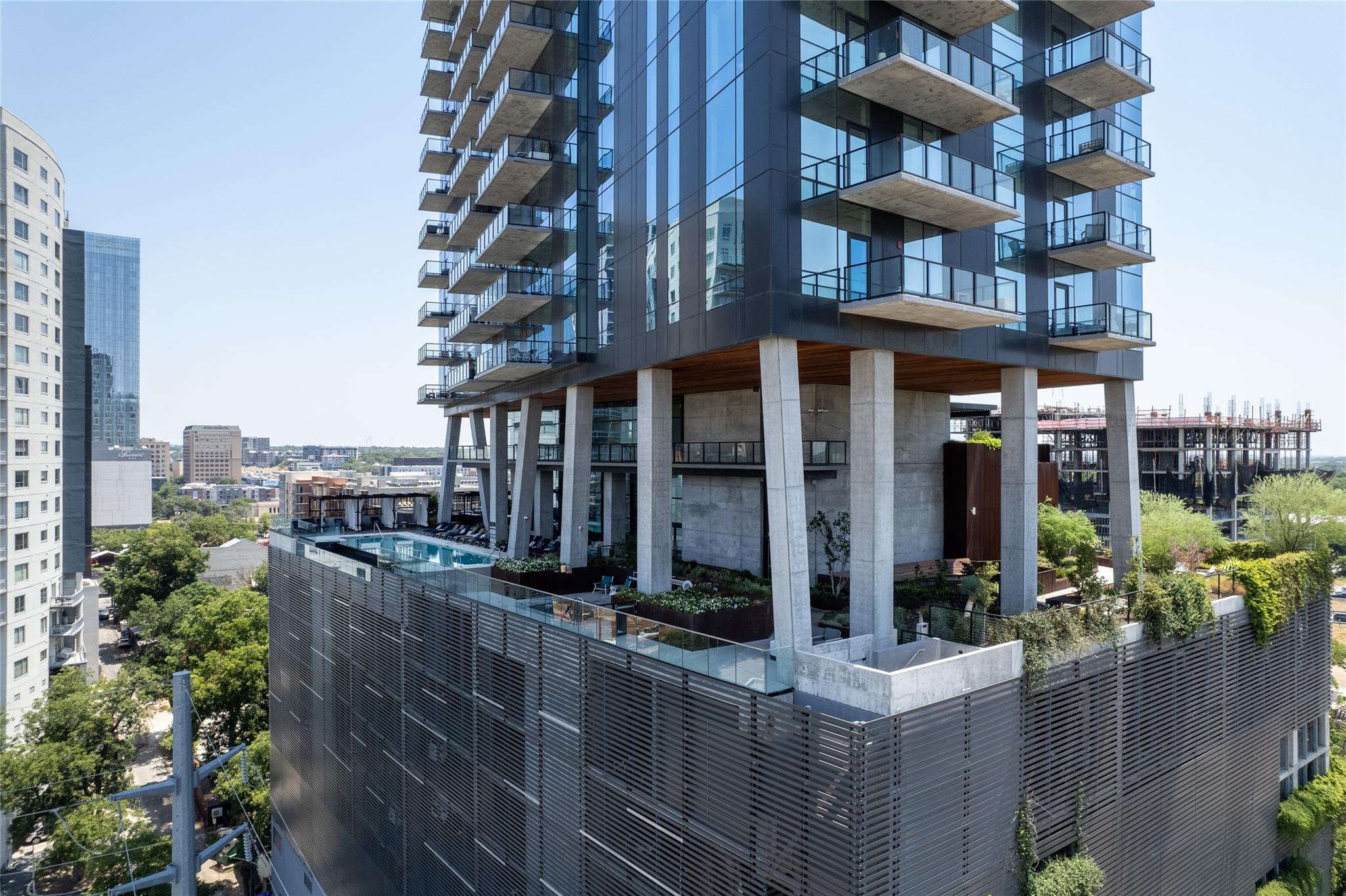 70 Rainey St · #1703