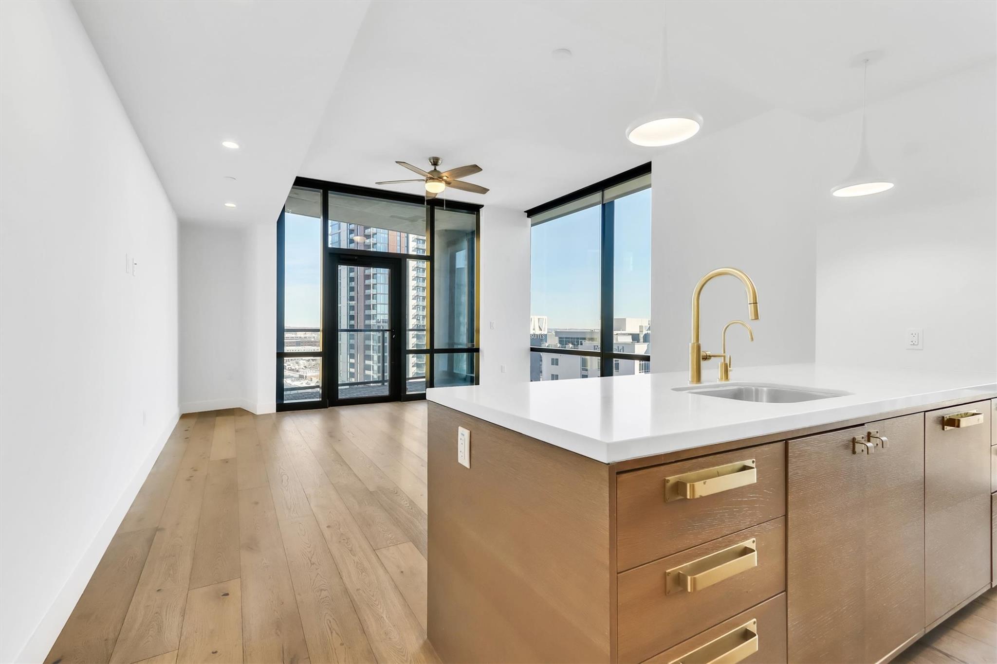 70 Rainey St · #1607
