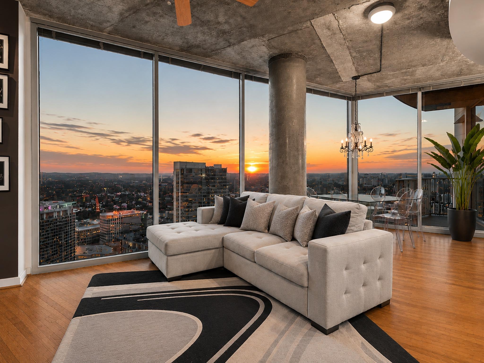 360 Nueces St · #3910