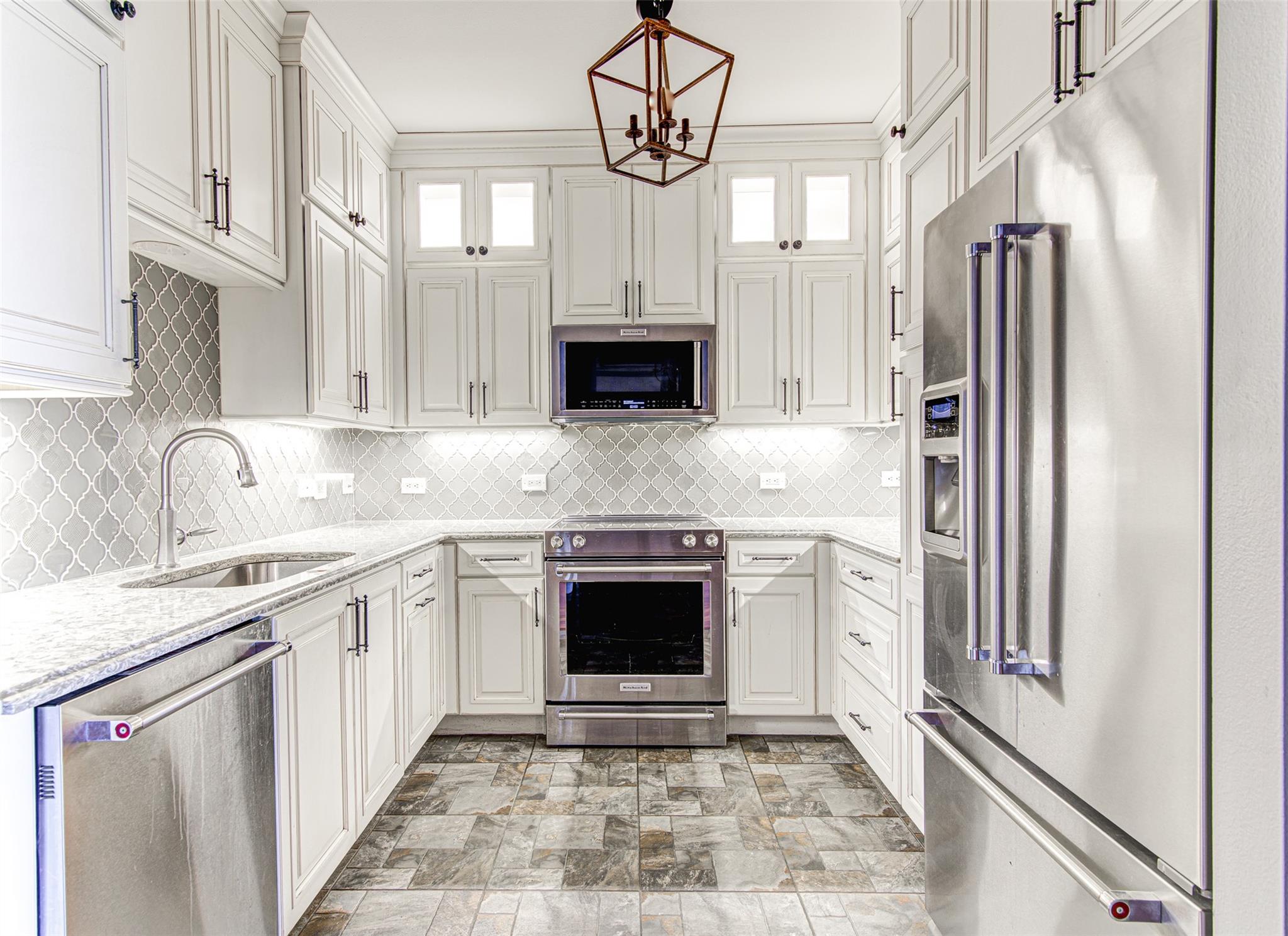54 Rainey St · #706