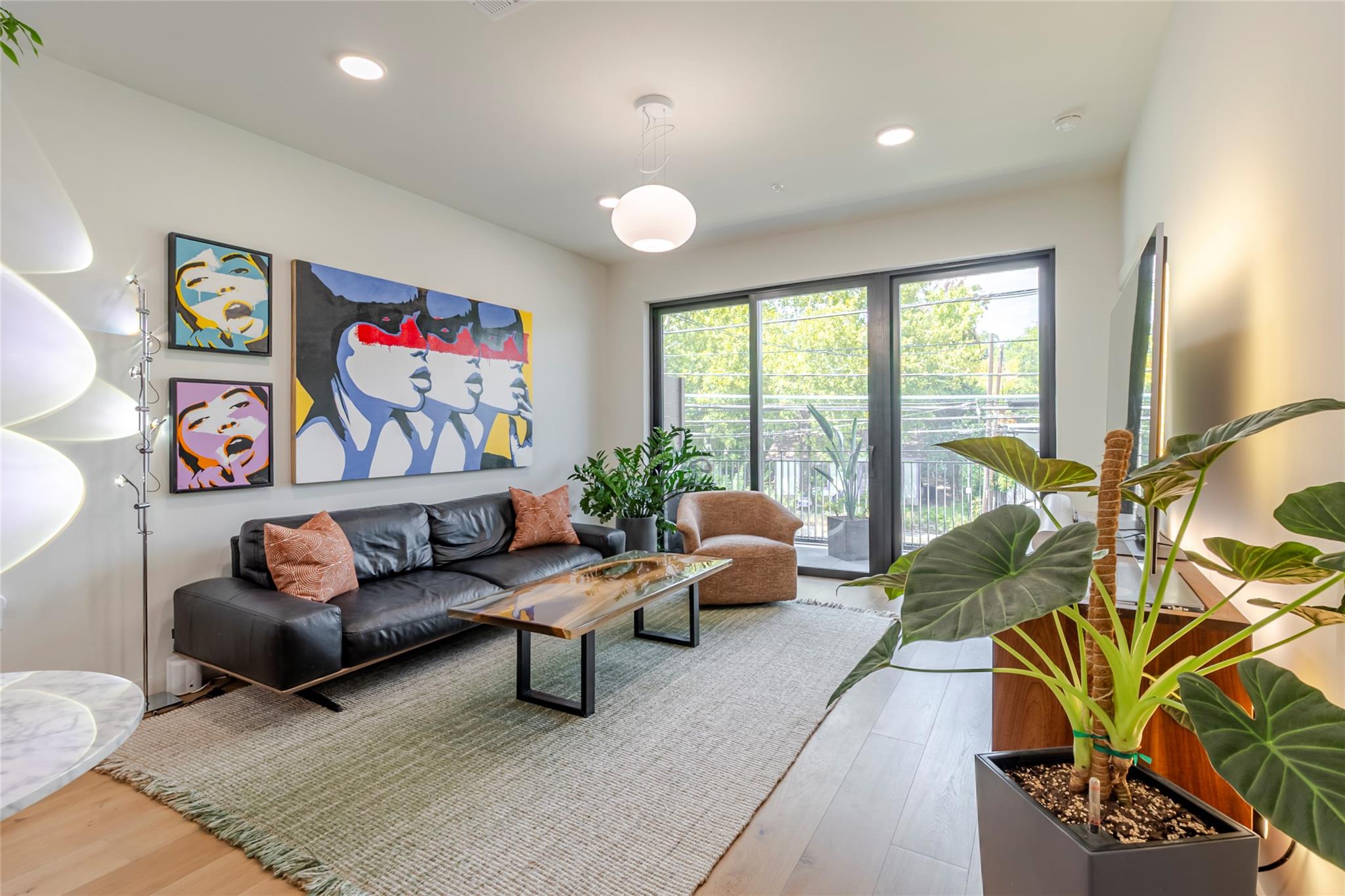 2209 S 1st St · #220