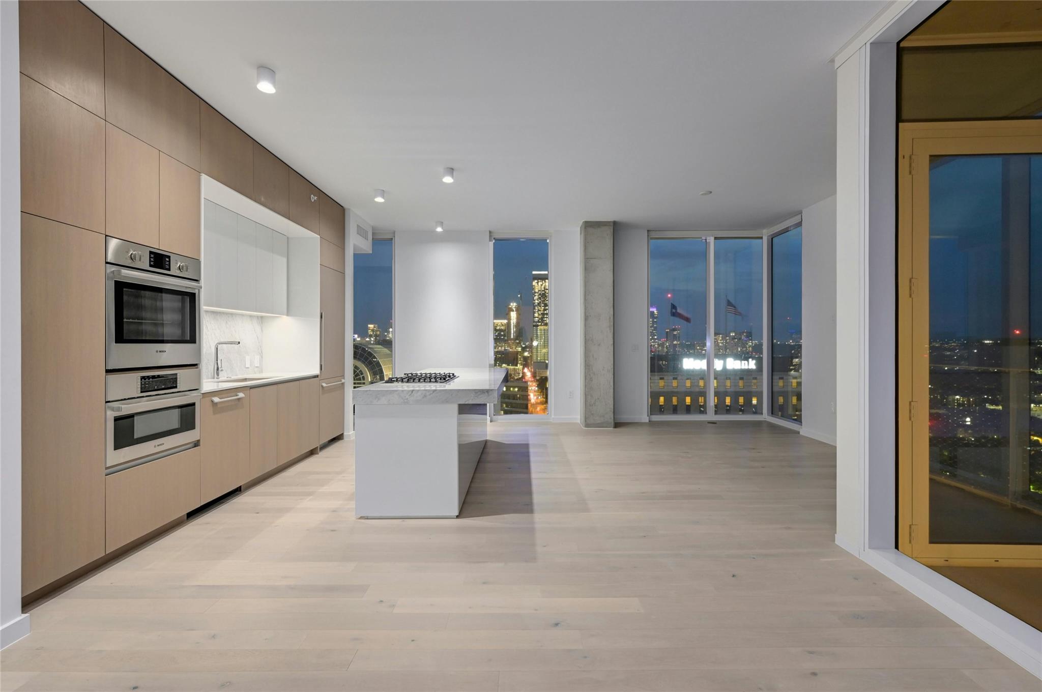313 W 17th St · #2105