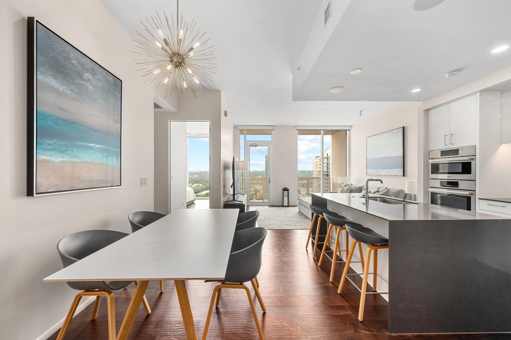 301 West Ave · #3208