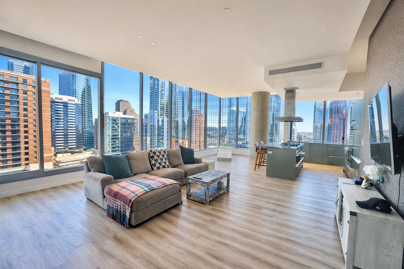 210 Lavaca St · #1912