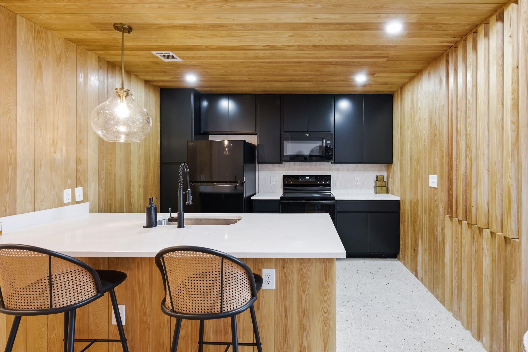 2505 Thornton Rd · #2204
