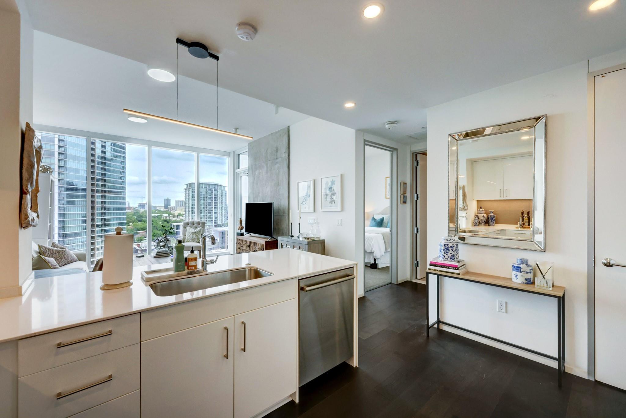 301 West Ave · #1503