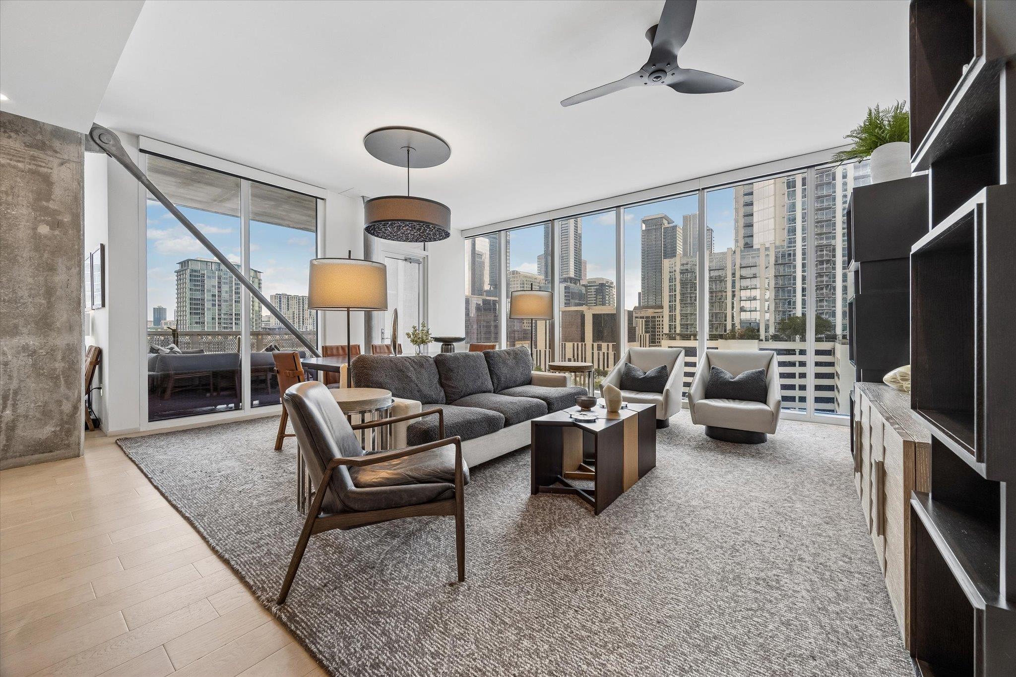 301 West Ave · #1004