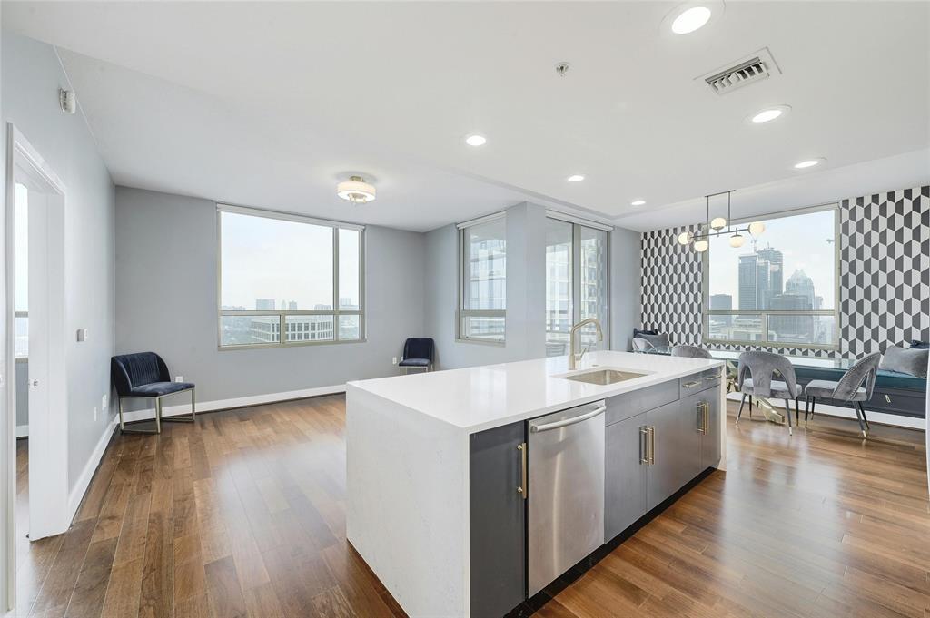 300 Bowie St · #2301