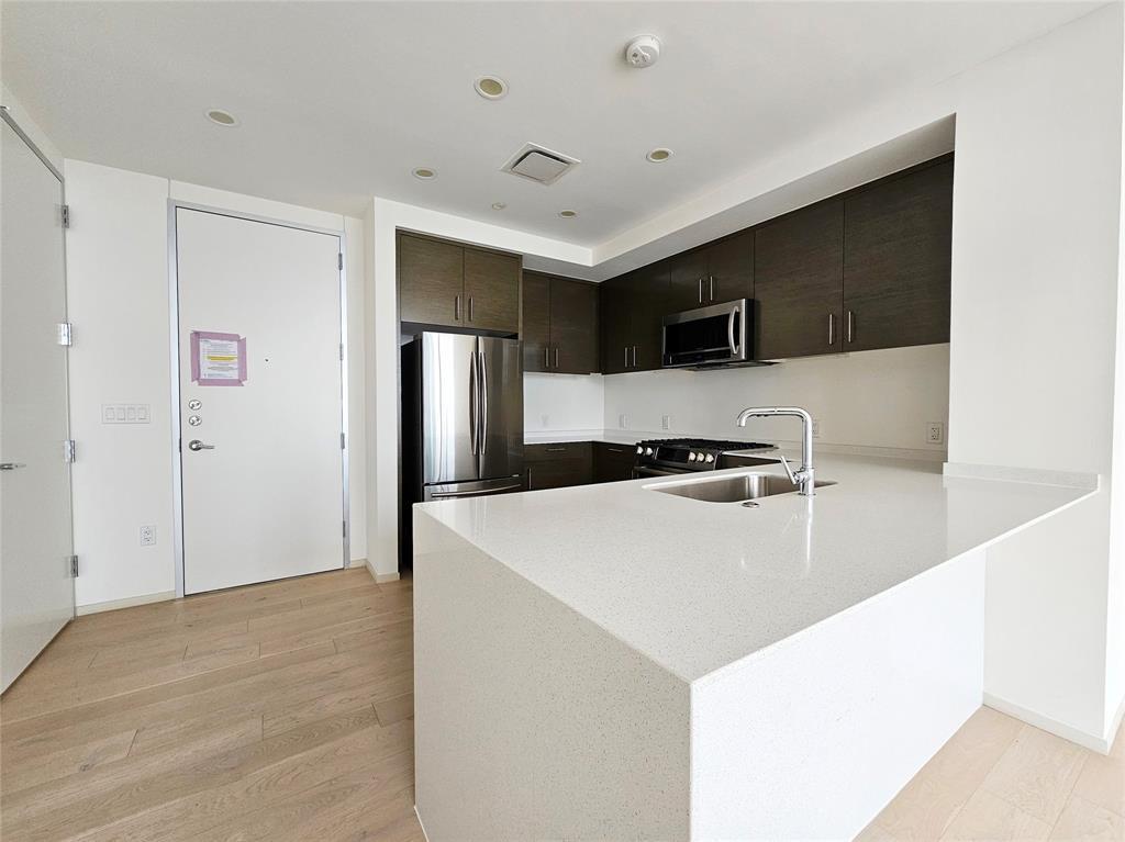 301 West Ave · #1603