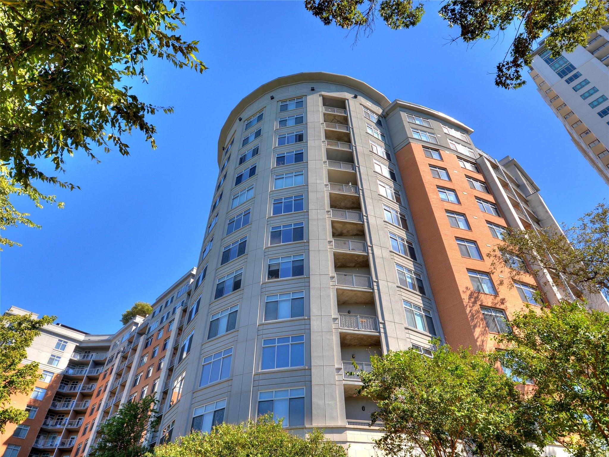 54 Rainey St · #811