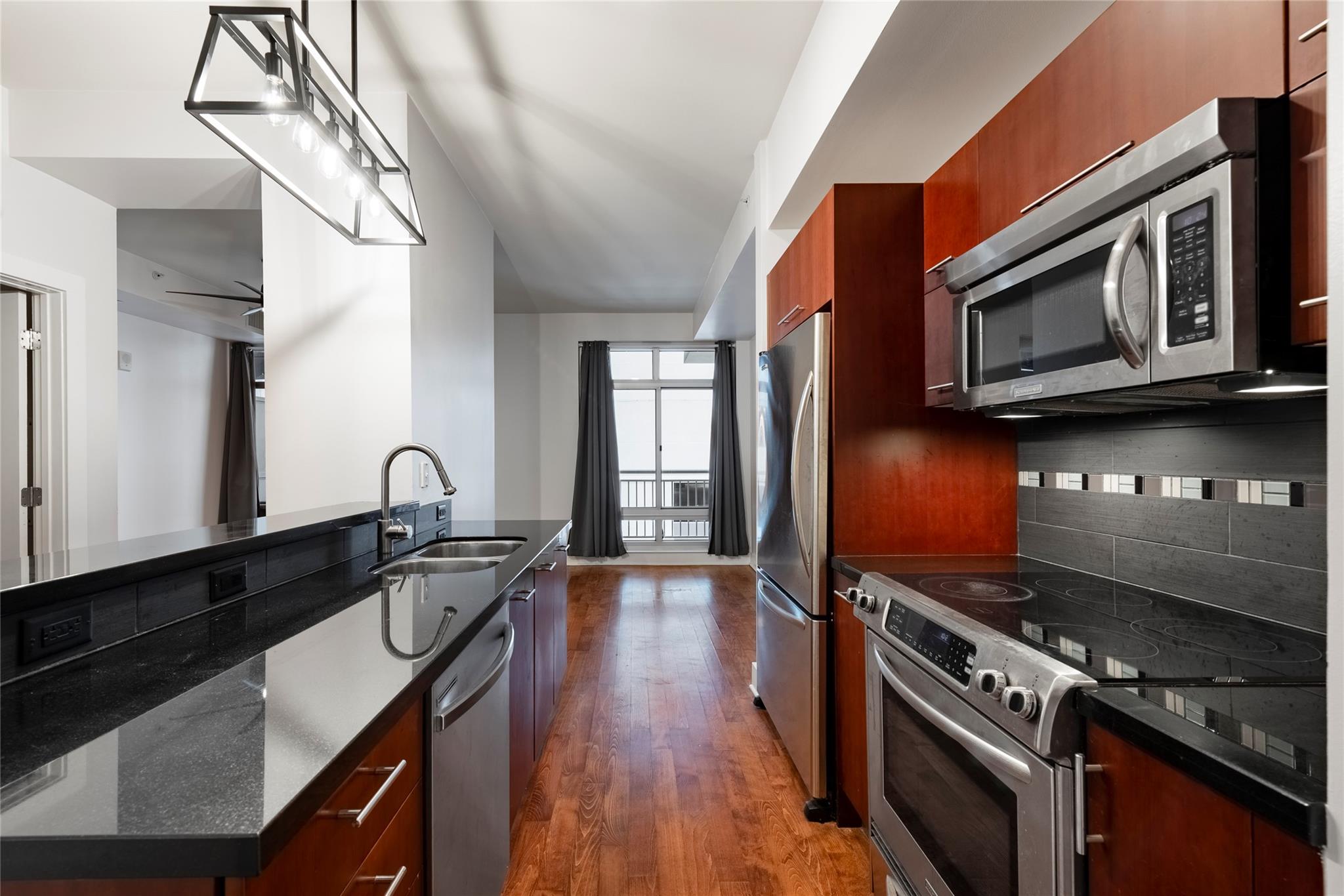 603 Davis St · #708