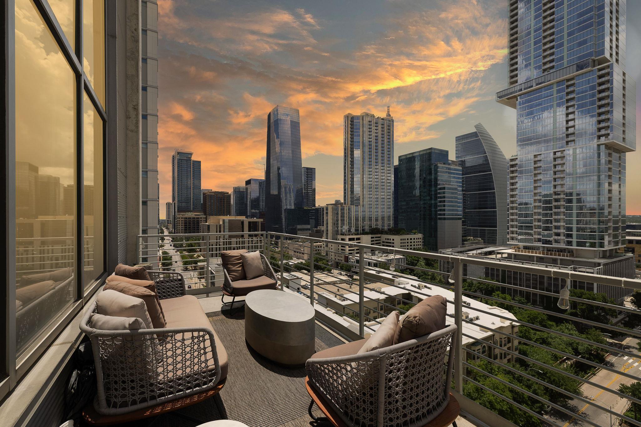 800 W 5th St · #1209