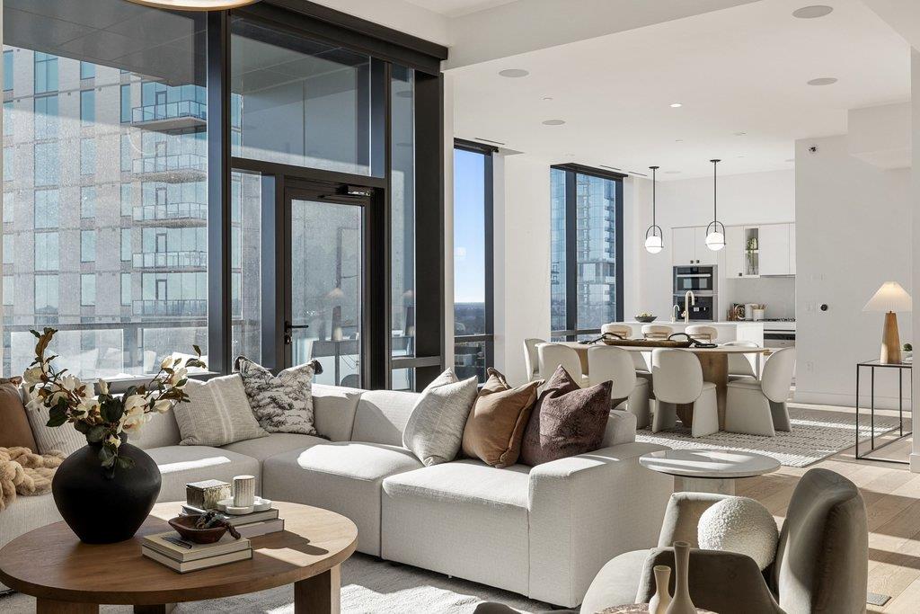 70 Rainey St · #3203