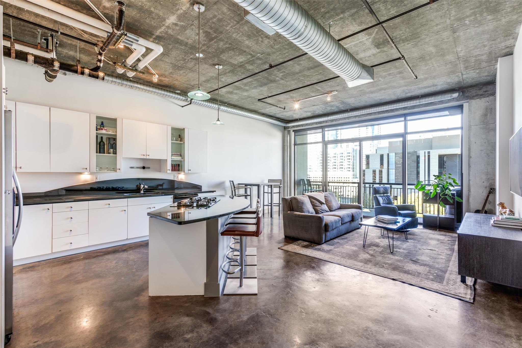 311 W 5th St · #704