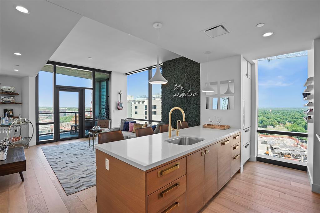 70 Rainey St · #1409