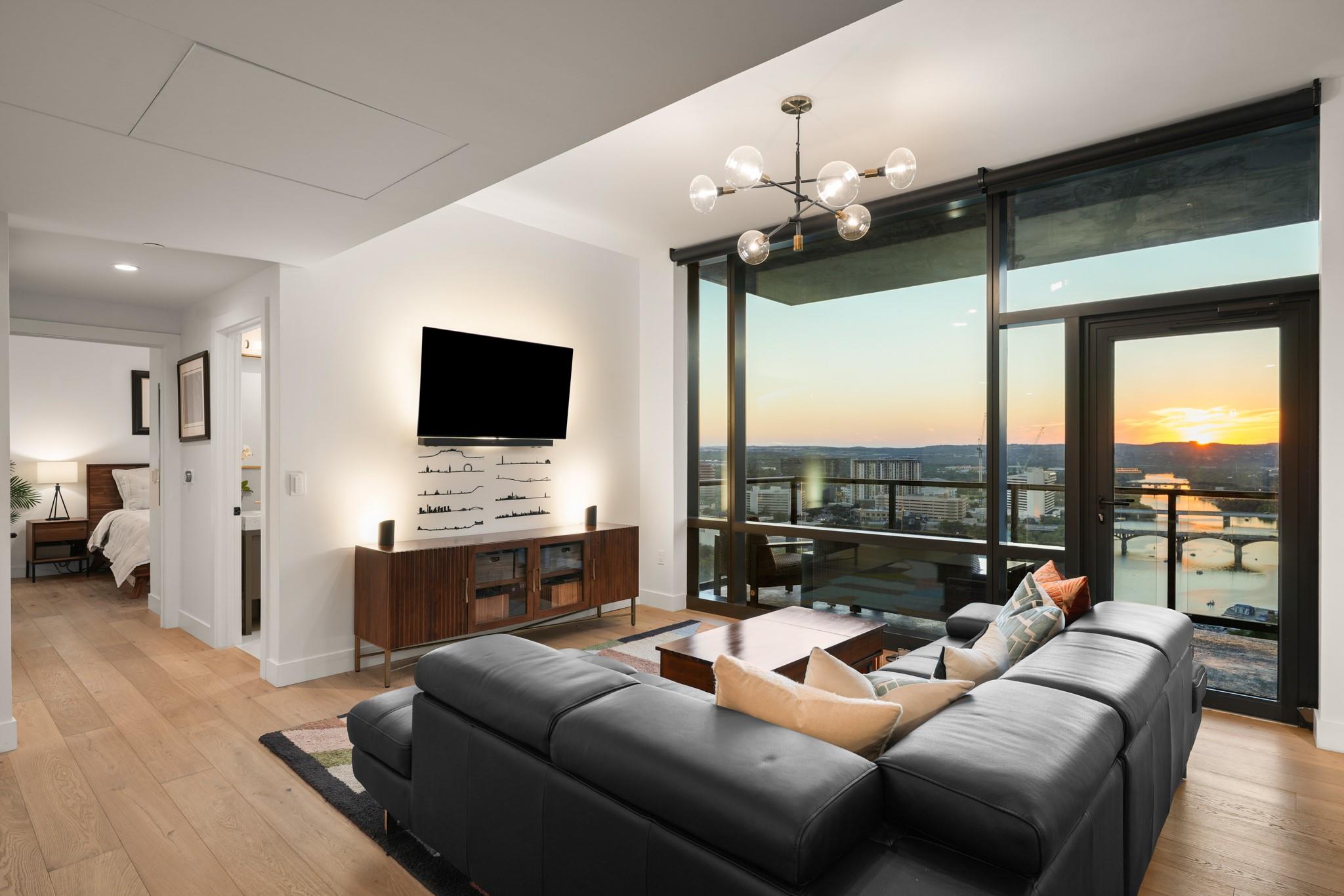 70 Rainey St · #1908