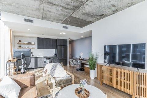 48 East Ave · #3008