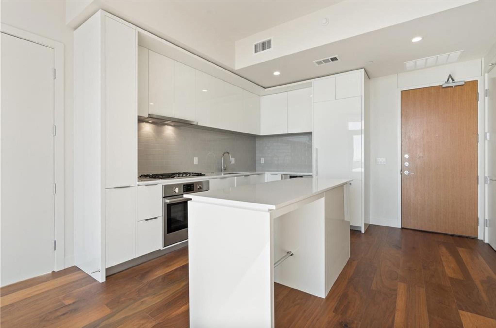 44 East Ave · #1509
