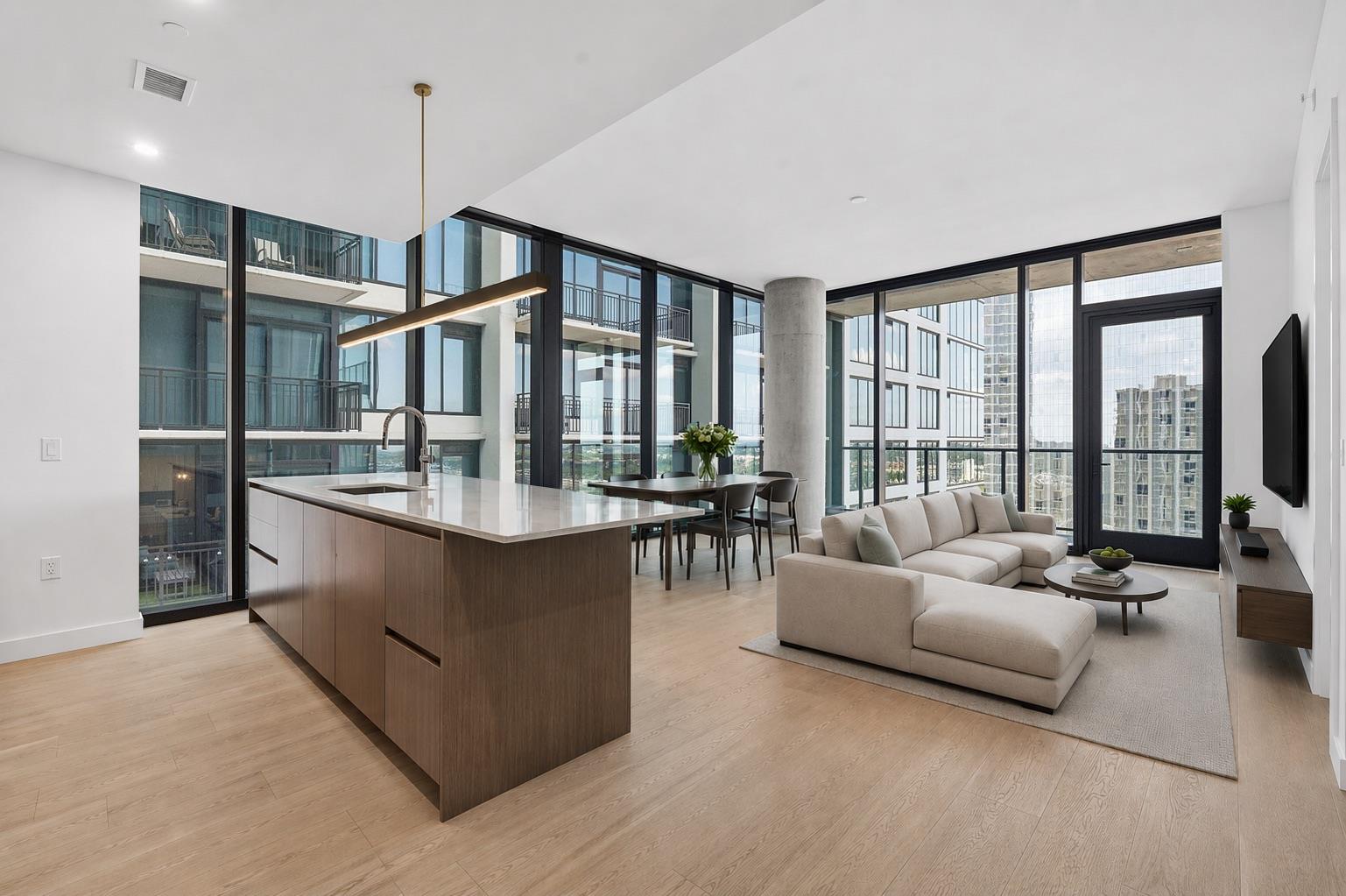 610 Davis St · #2508