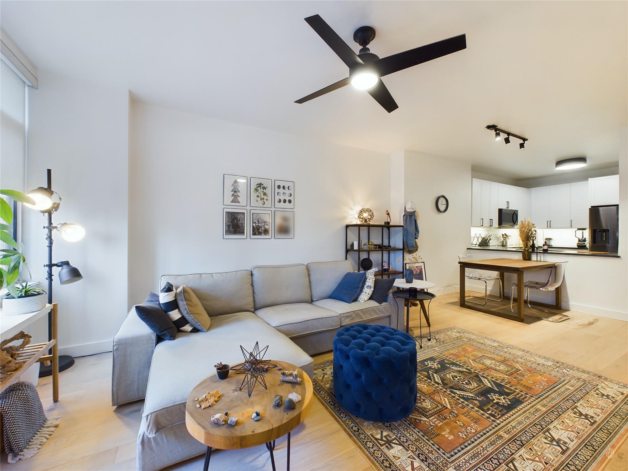 54 Rainey St · #415