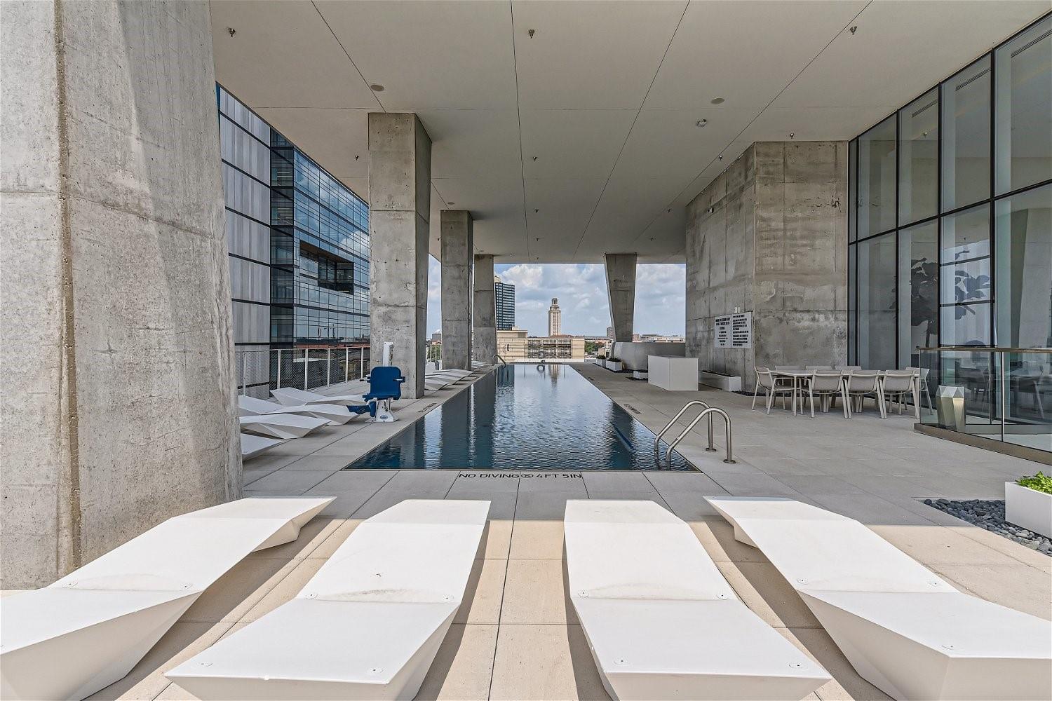 313 W 17th St · #1904