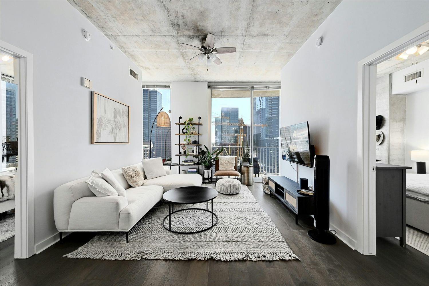 360 Nueces St · #1809
