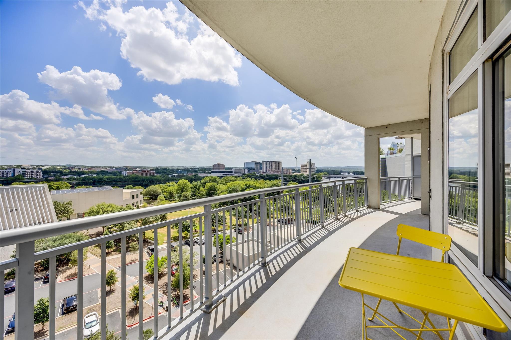 603 Davis St · #811