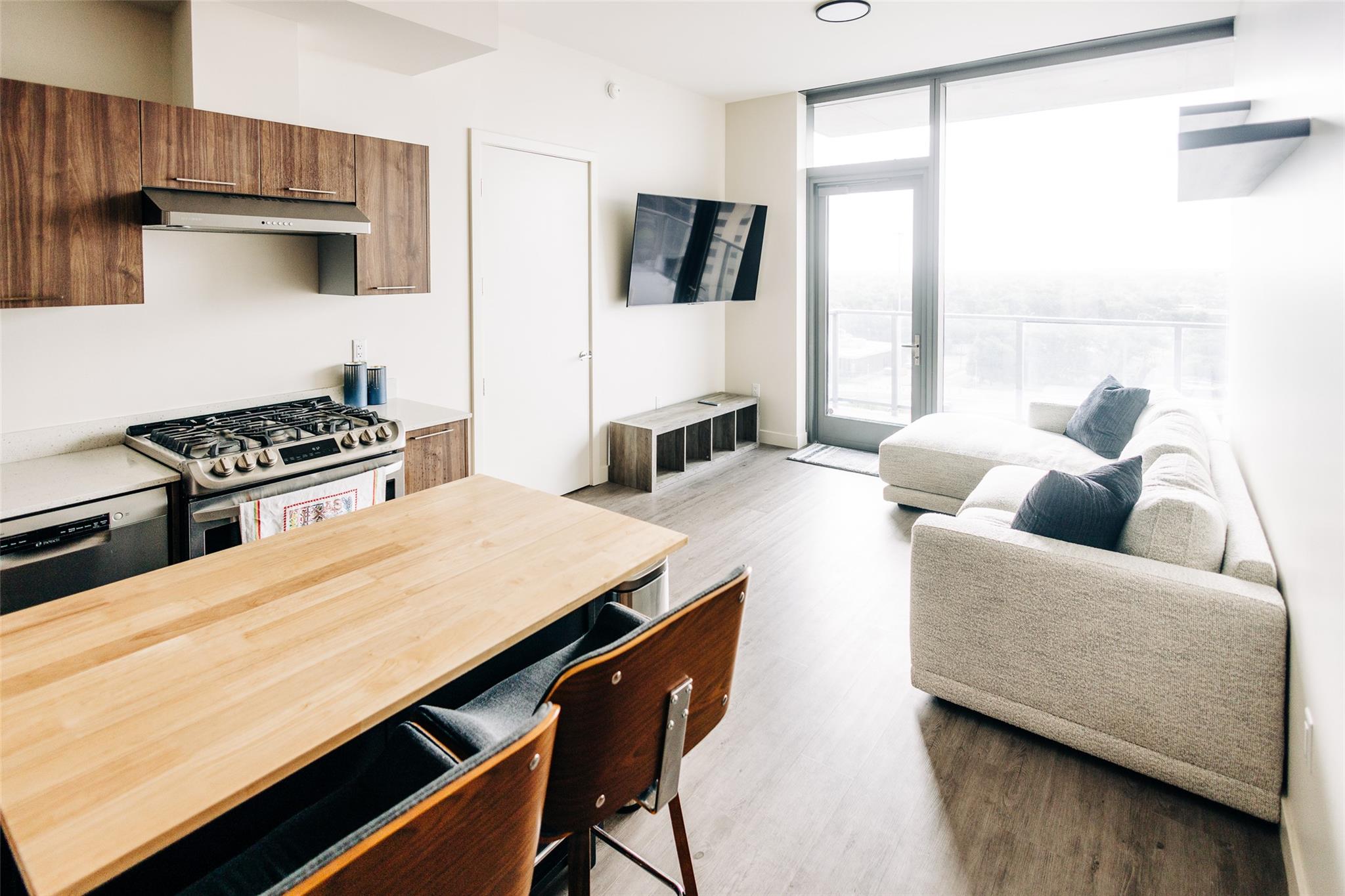 44 East Ave · #1208