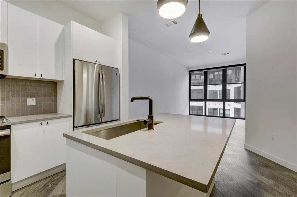 800 Embassy Dr · #511