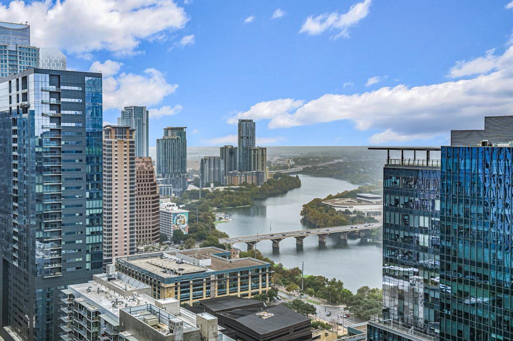 360 Nueces St · #4209