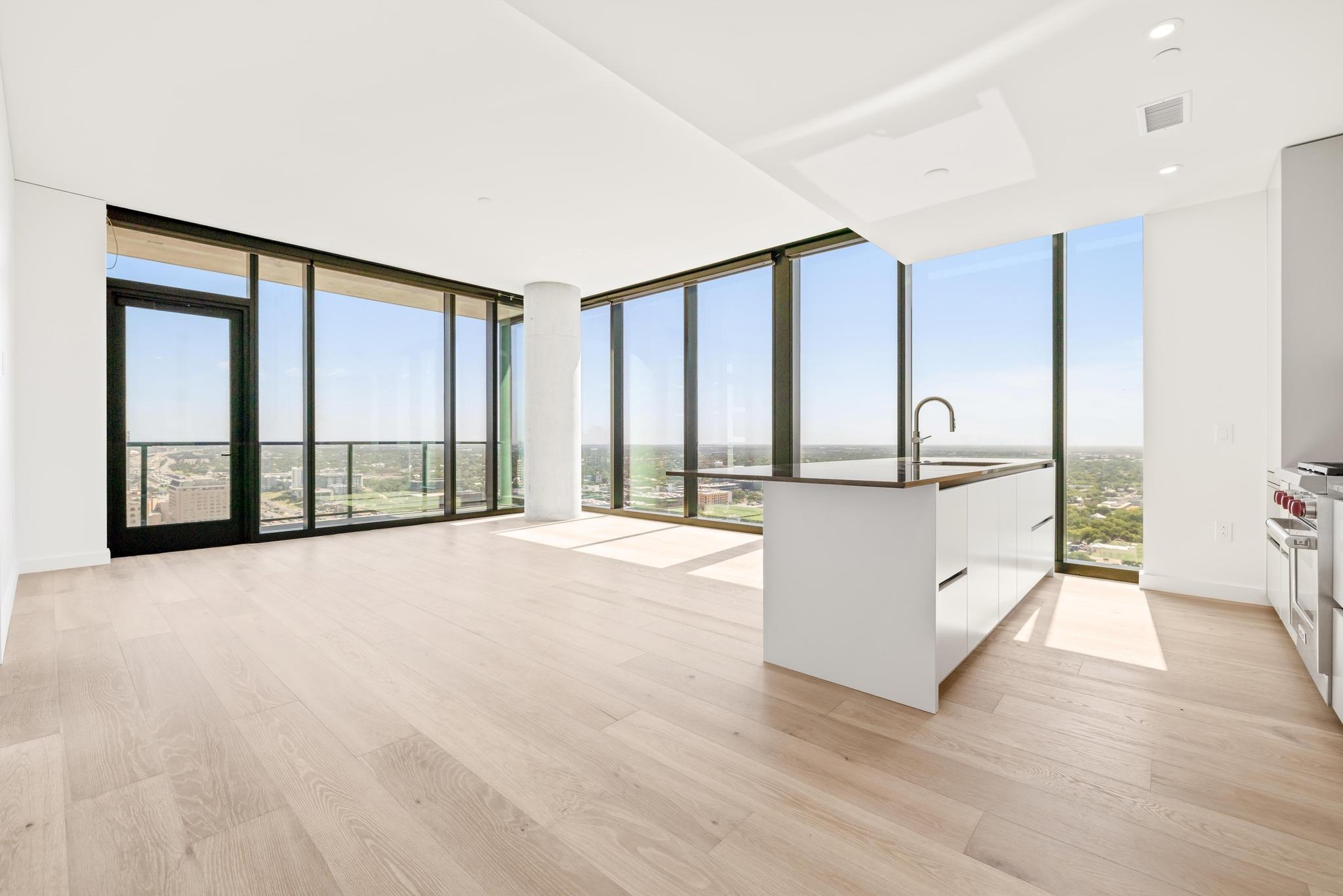610 Davis St · #2712