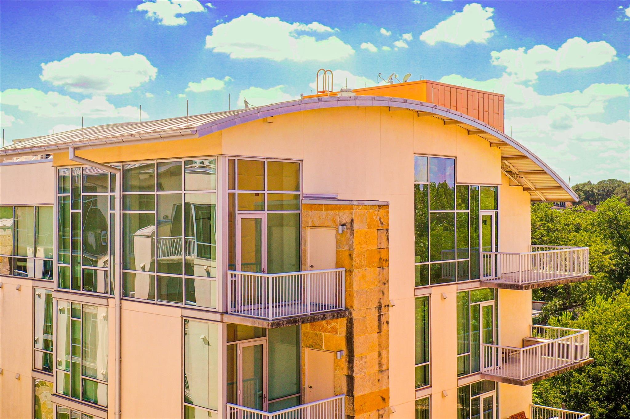 1600 Barton Springs Rd · #5601