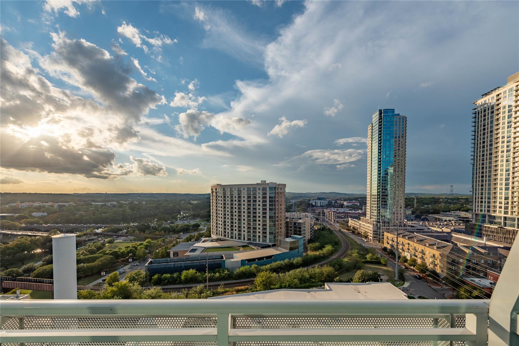 222 West Ave · #1504