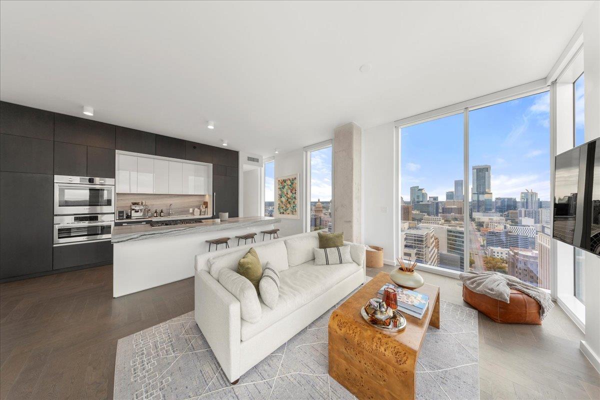 313 W 17th St · #2405