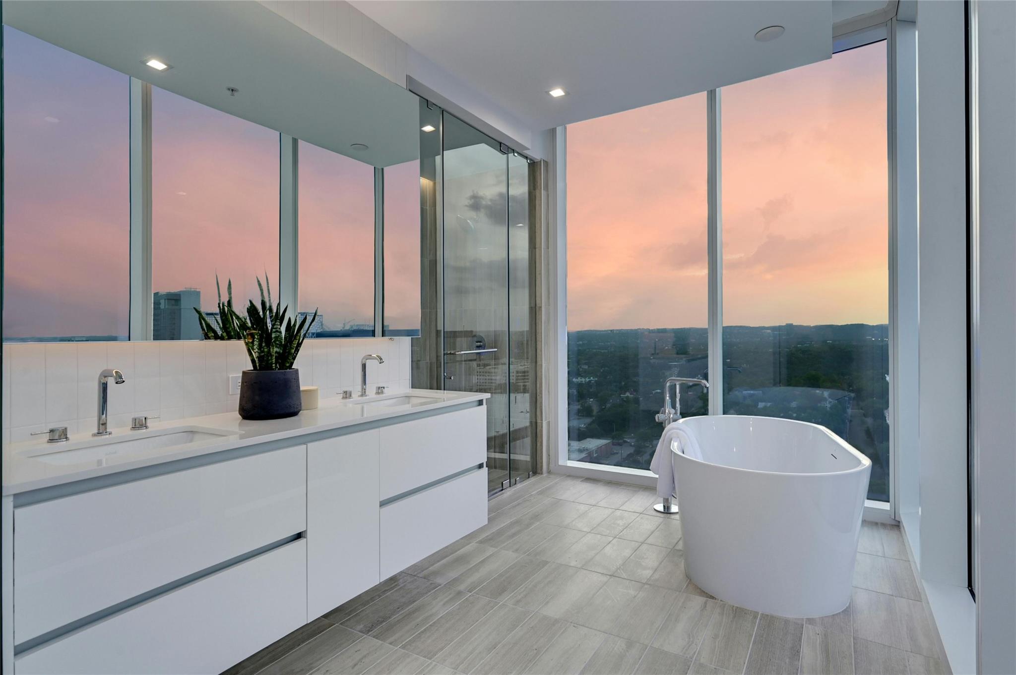 313 W 17th St · #2204