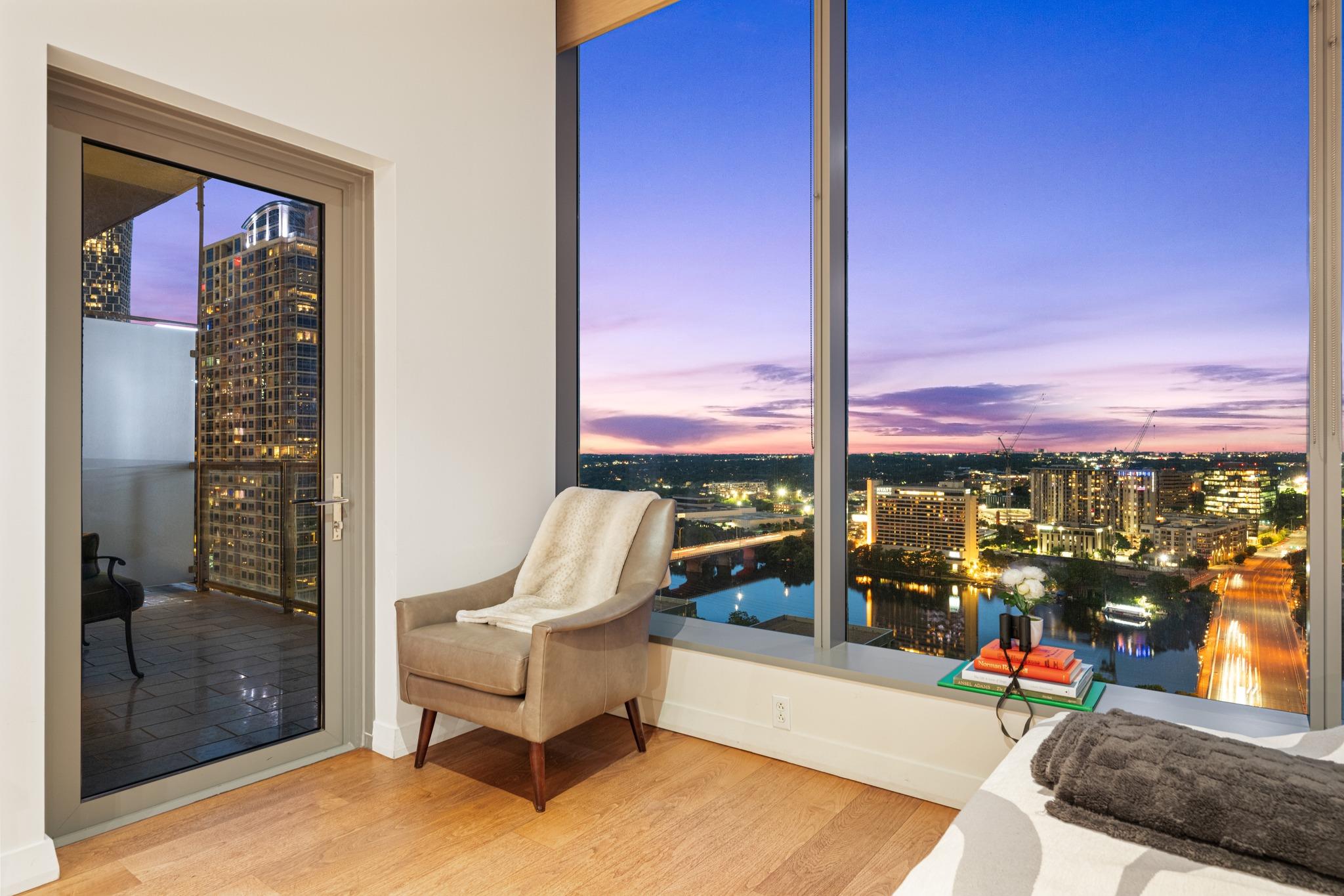210 Lavaca St · #1902