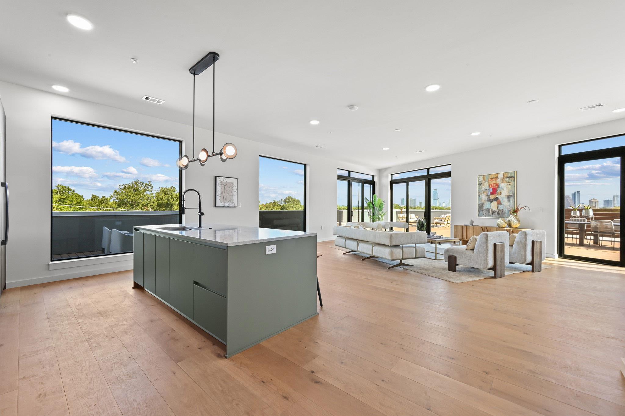 2209 S 1st St · #401
