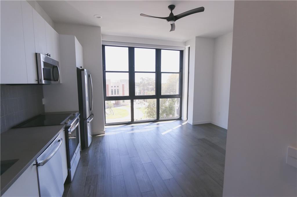 800 Embassy Dr · #405