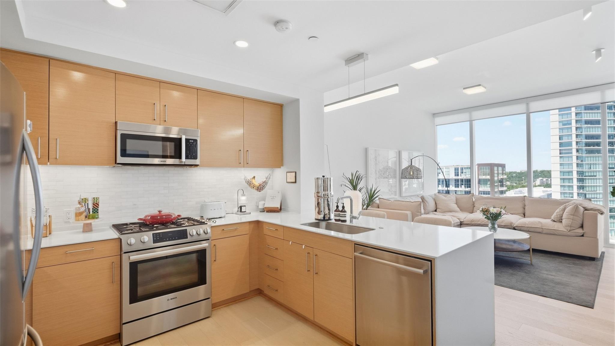 301 West Ave · #1403