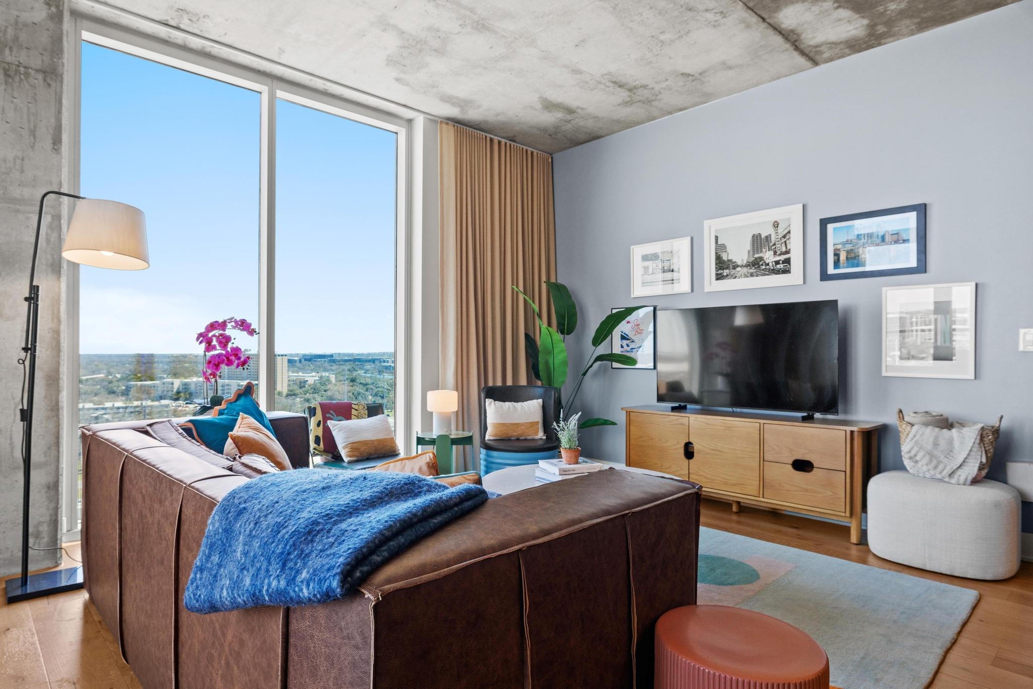 48 East Ave · #1604