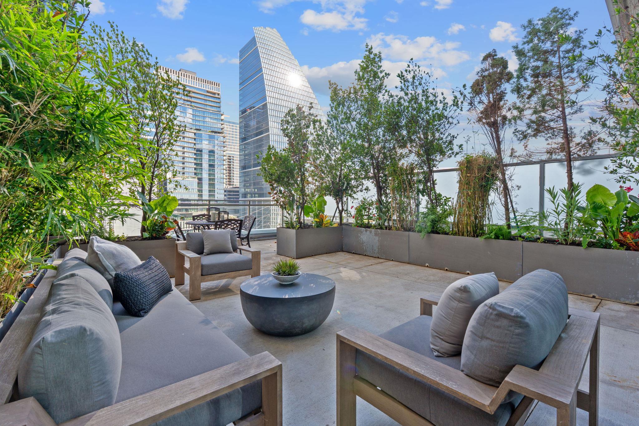 222 West Ave · #1005